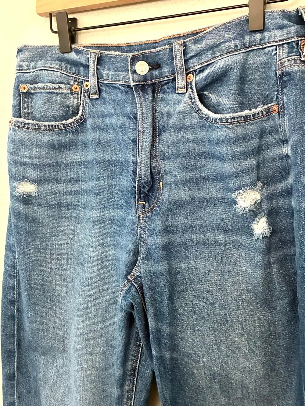 American Eagle Super High Rise Baggy Straight Jeans Women’s 10 Distressed - Picture 2 of 5